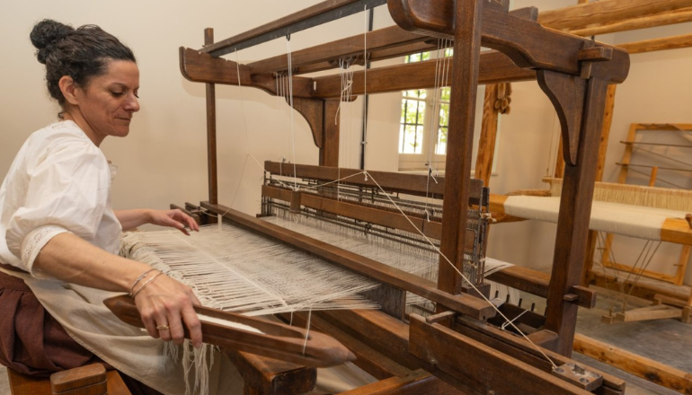 Démonstration de tissage au Musée de la laine et du drap © Ville de Carcassonne.