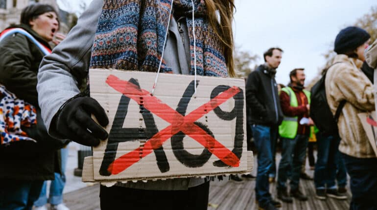 Les opposants au projets réunis à Toulouse le 25 novembre 2024 ©PAT BATARD Hans Luca via AFP